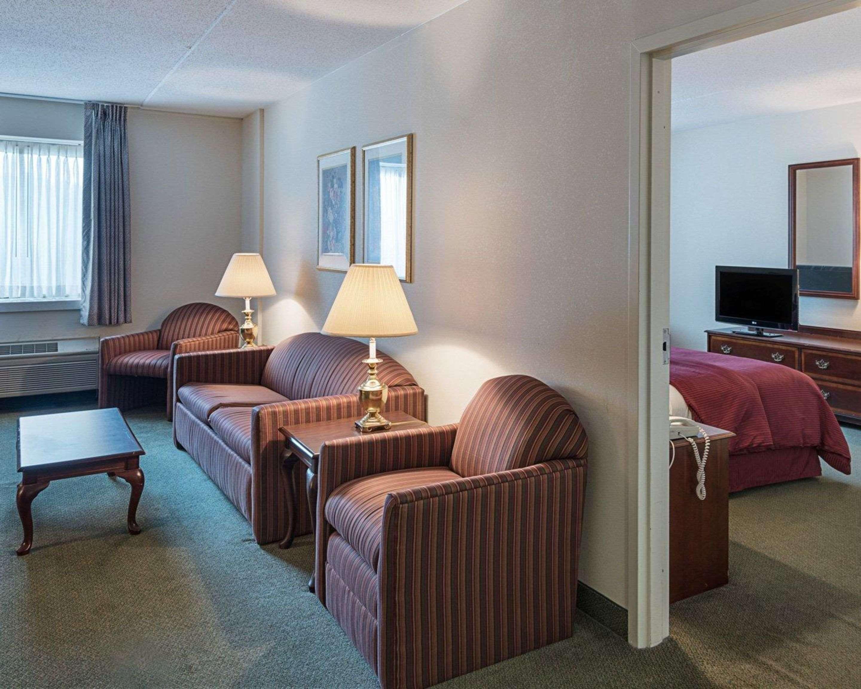 แคลเรียน โฮเ แอนด์ คอนเฟอร์เรนซ์ เซ็นเตอร์ Hotel เชพเพิร์ดส์ทาวน์ ภายนอก รูปภาพ