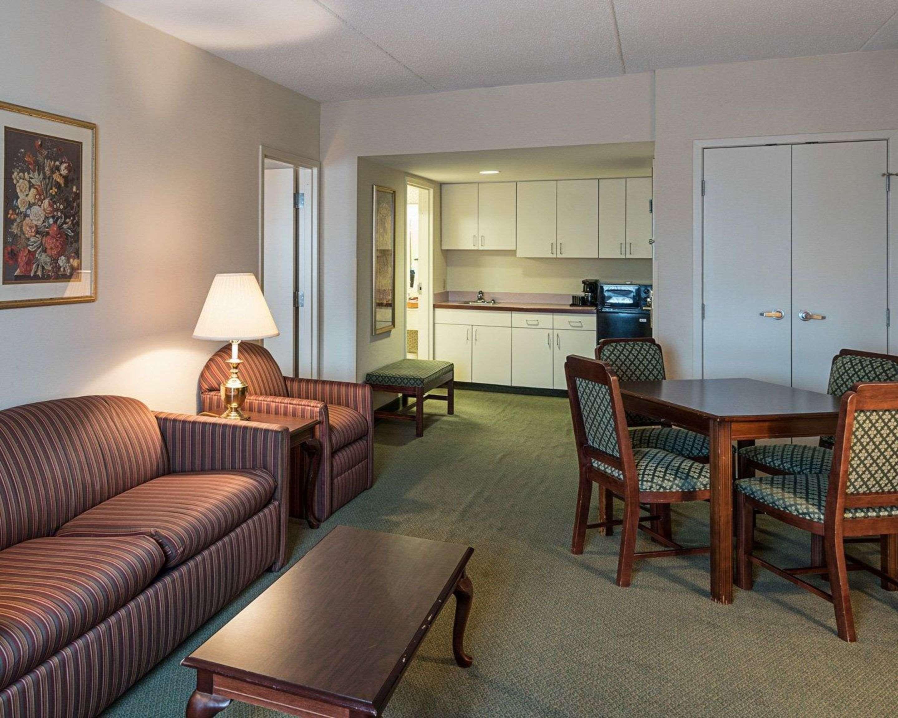 แคลเรียน โฮเ แอนด์ คอนเฟอร์เรนซ์ เซ็นเตอร์ Hotel เชพเพิร์ดส์ทาวน์ ภายนอก รูปภาพ