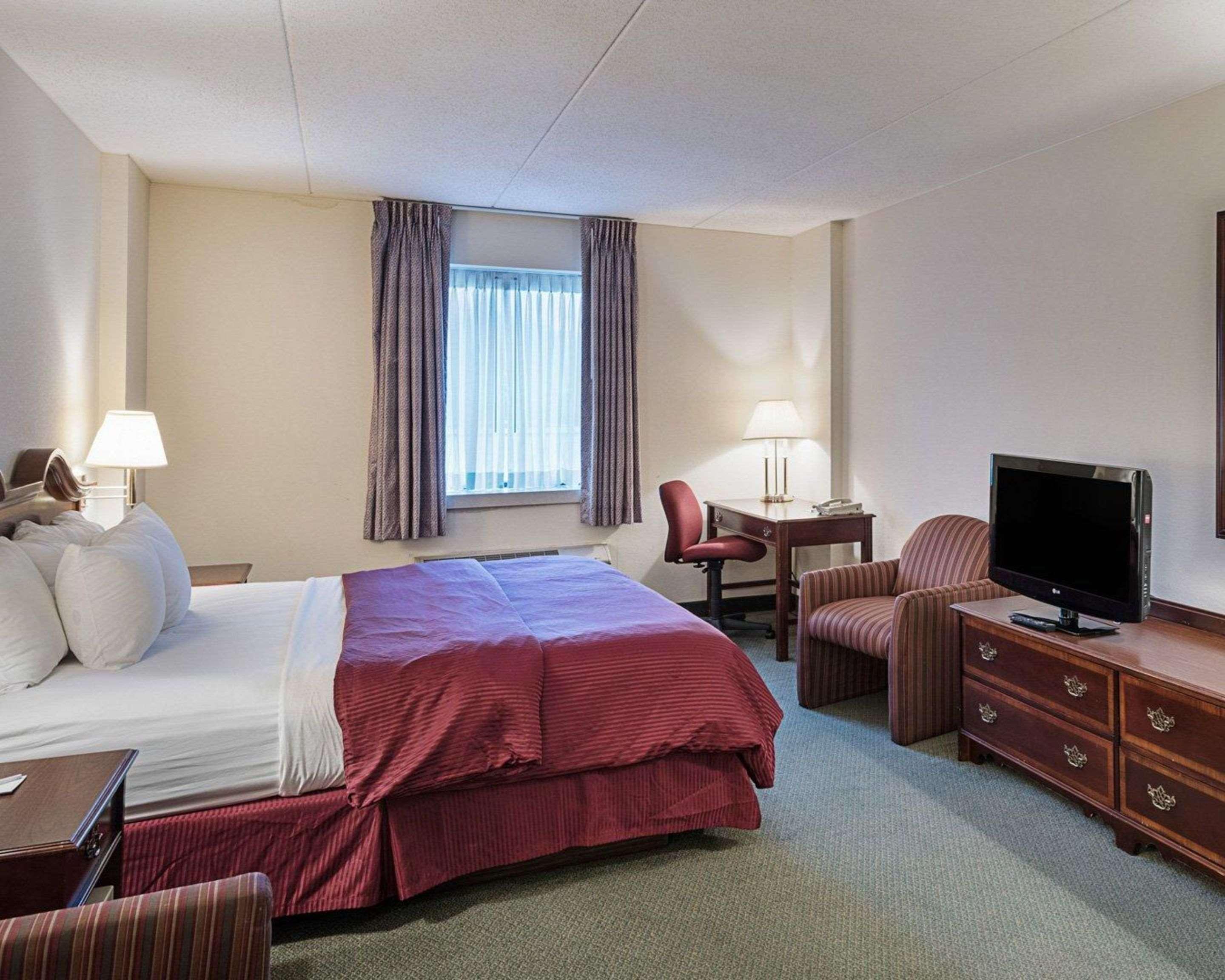 แคลเรียน โฮเ แอนด์ คอนเฟอร์เรนซ์ เซ็นเตอร์ Hotel เชพเพิร์ดส์ทาวน์ ภายนอก รูปภาพ
