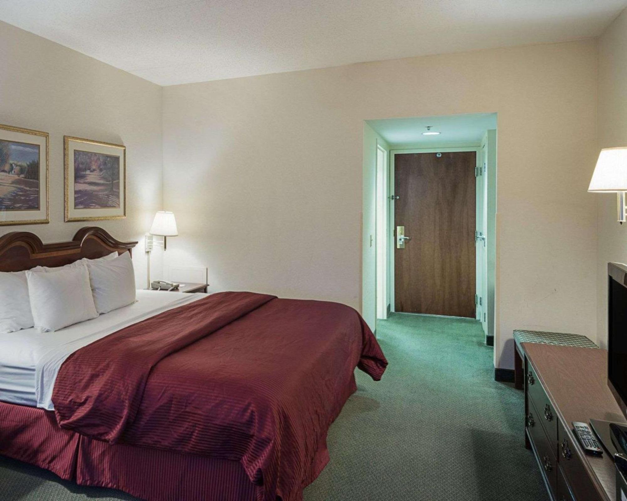 แคลเรียน โฮเ แอนด์ คอนเฟอร์เรนซ์ เซ็นเตอร์ Hotel เชพเพิร์ดส์ทาวน์ ภายนอก รูปภาพ
