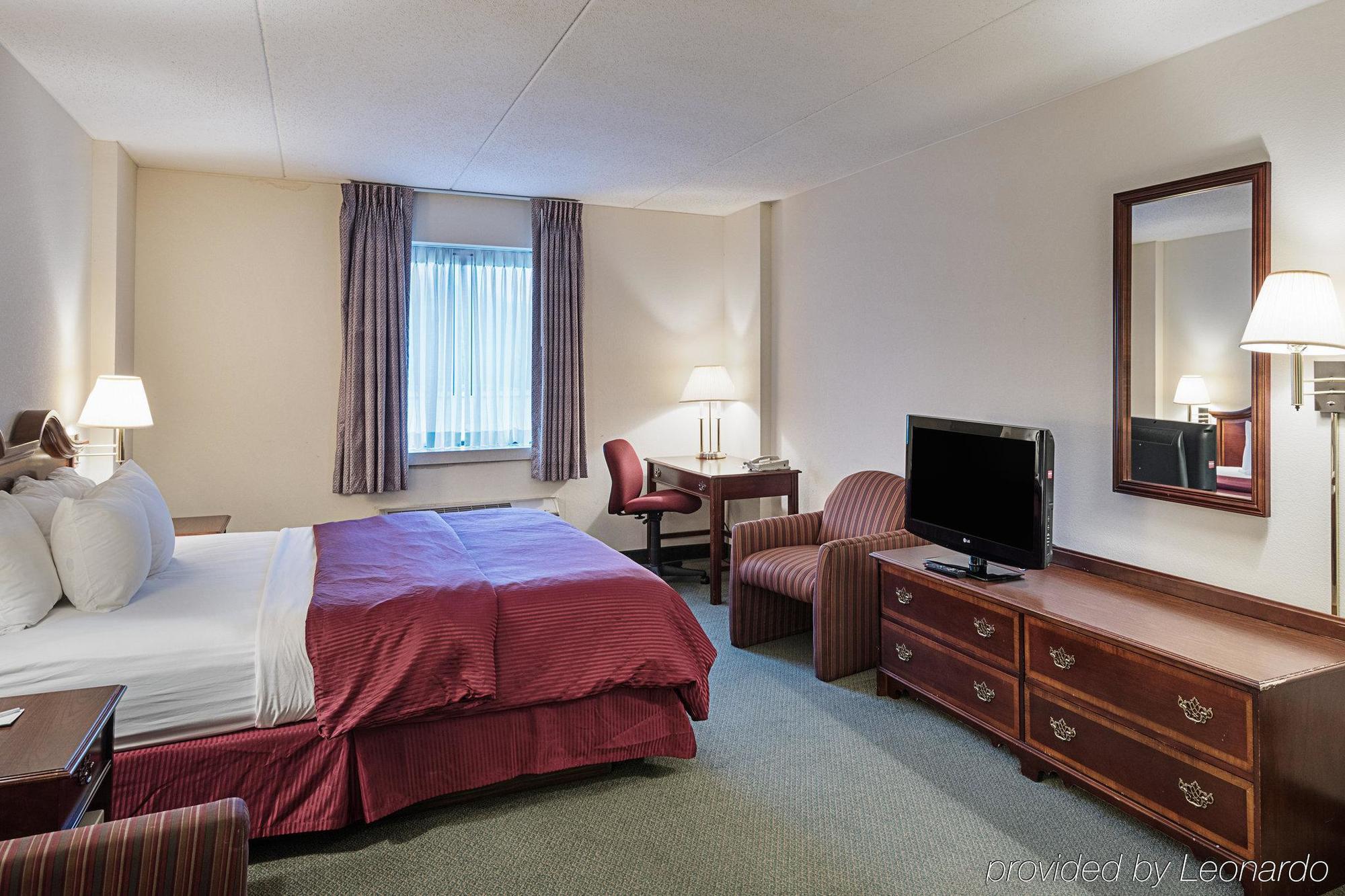 แคลเรียน โฮเ แอนด์ คอนเฟอร์เรนซ์ เซ็นเตอร์ Hotel เชพเพิร์ดส์ทาวน์ ภายนอก รูปภาพ