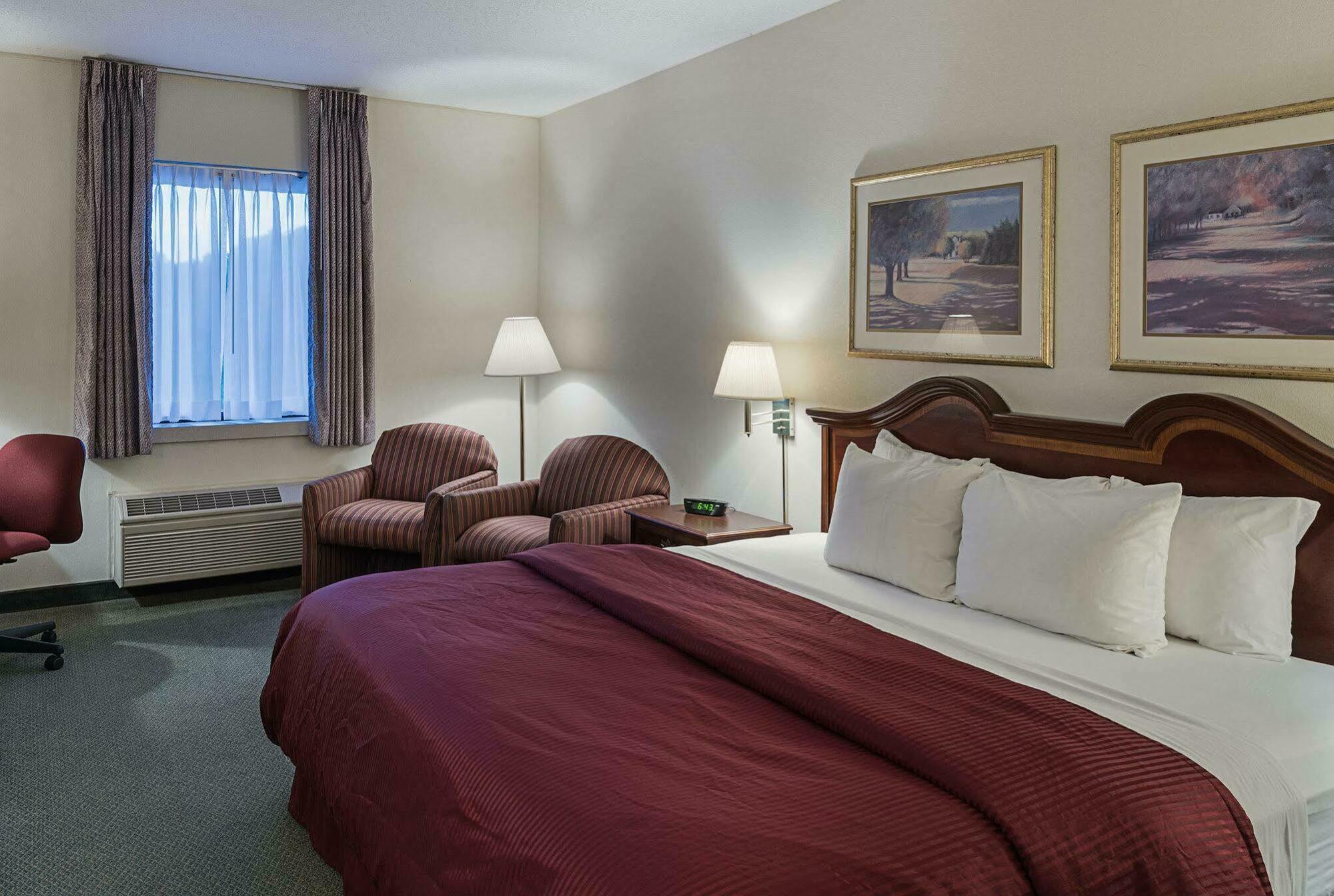 แคลเรียน โฮเ แอนด์ คอนเฟอร์เรนซ์ เซ็นเตอร์ Hotel เชพเพิร์ดส์ทาวน์ ภายนอก รูปภาพ