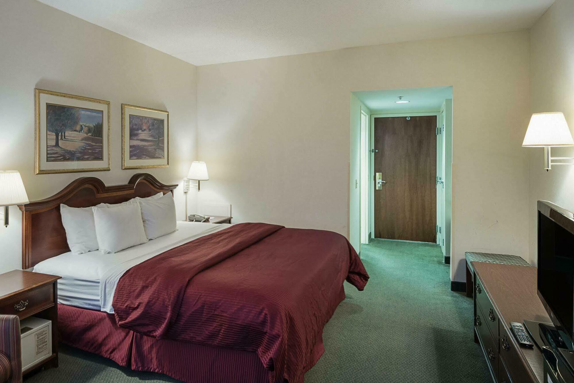 แคลเรียน โฮเ แอนด์ คอนเฟอร์เรนซ์ เซ็นเตอร์ Hotel เชพเพิร์ดส์ทาวน์ ภายนอก รูปภาพ